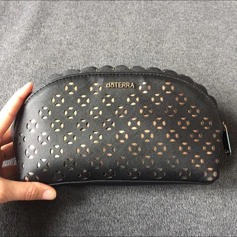 doTERRA LTO essential oil pouch